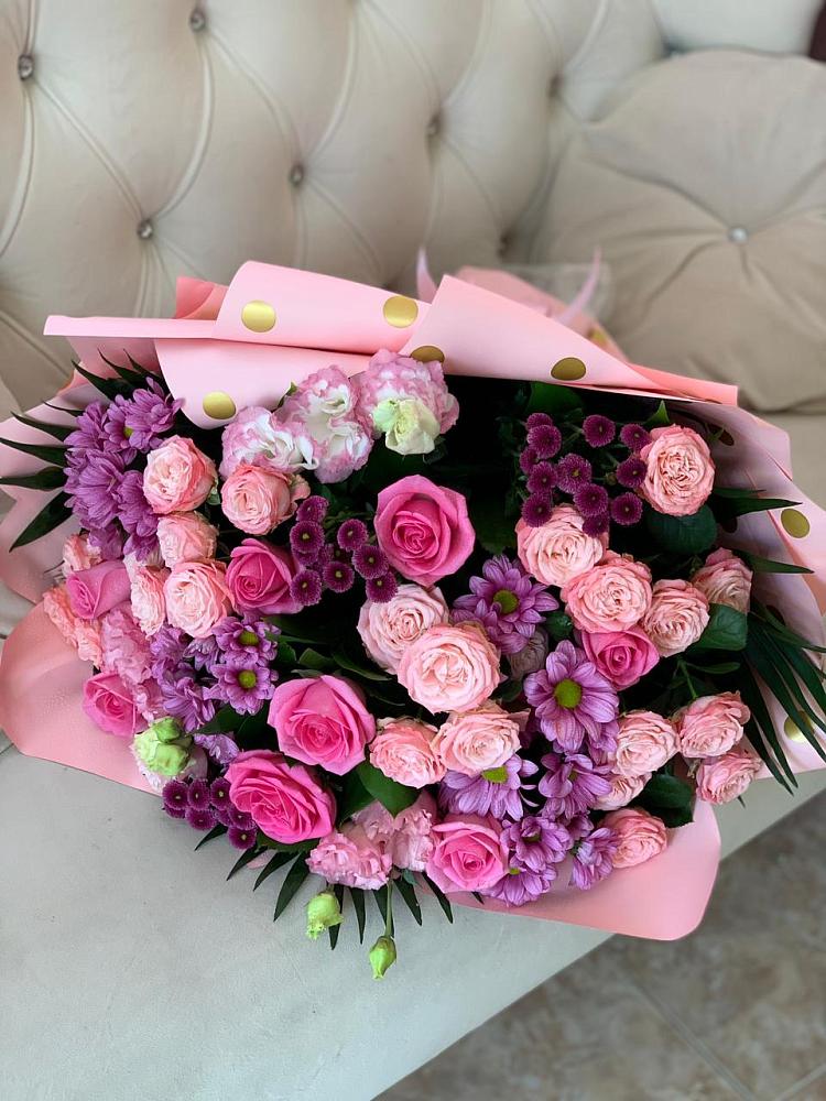 Букет цветов из: Хризантемы, Розы и Лизиантусы в Шангале