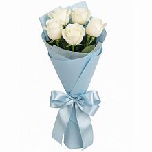 Букет 5 Белых роз Проуд в Шангале