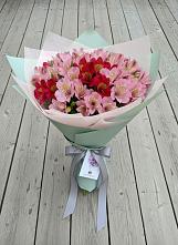 Букет цветов из:  Альстромерии в Шангале