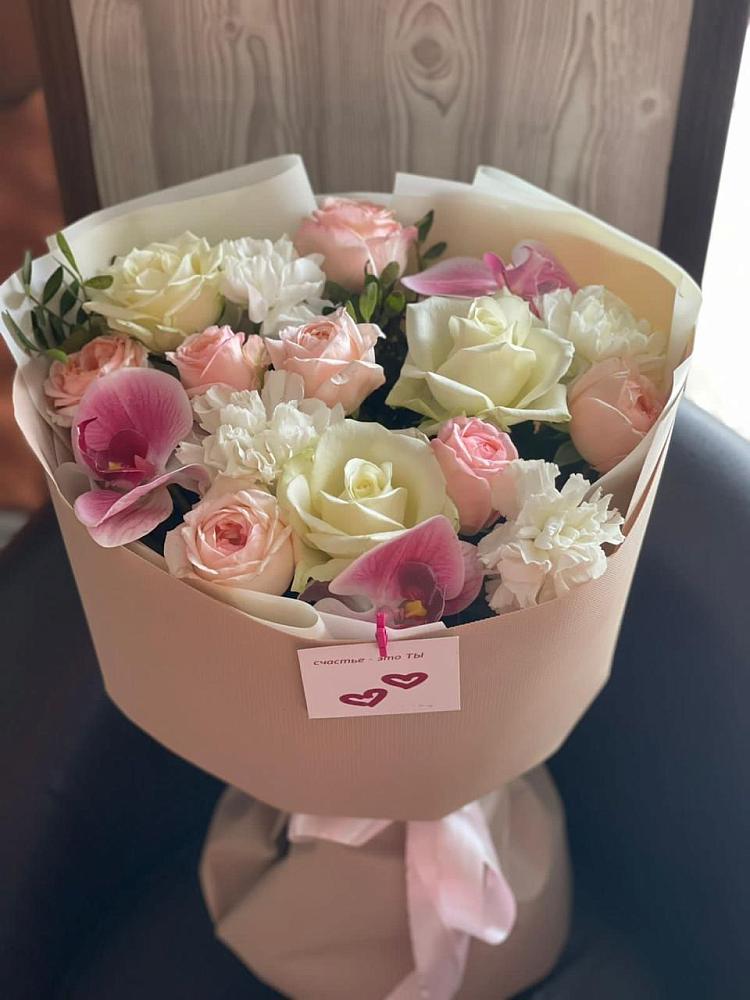 Букет цветов из: Орхидеи, Розы и Гвоздики в Шангале