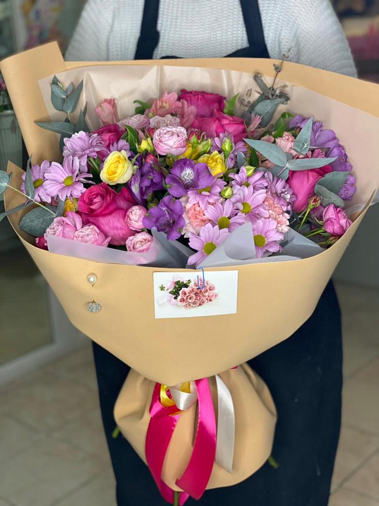 Букет цветов из: Хризантемы, Гвоздики и Альстромерии в Шангале