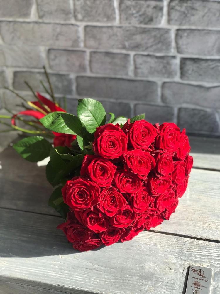 Букет Красные розы Фридом в Шангале