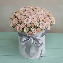 Цветочная композиция из Розы в шляпной коробке в Шангале