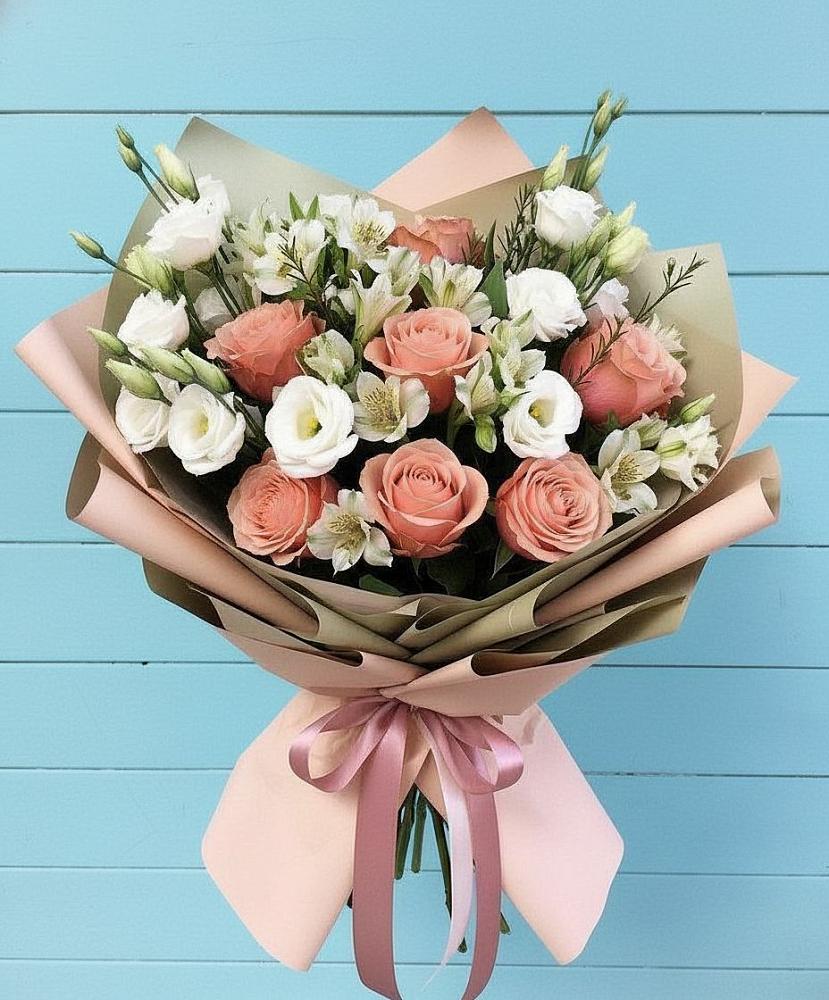 Букет цветов из: Розы, Альстромерии и Лизиантусы в Шангале