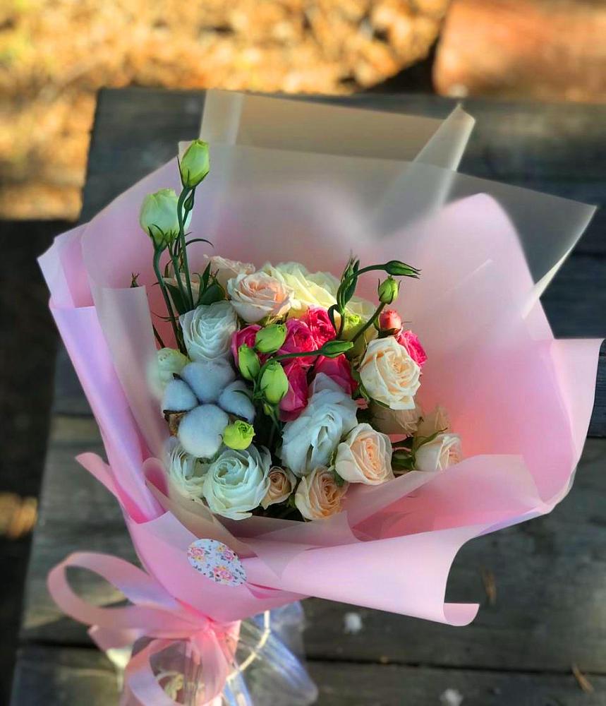 Букет цветов из: Розы и Лизиантусы в Шангале