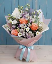 Букет цветов из:  Лизиантусы, Розы, Альстромерии и Гипсофила в Шангале