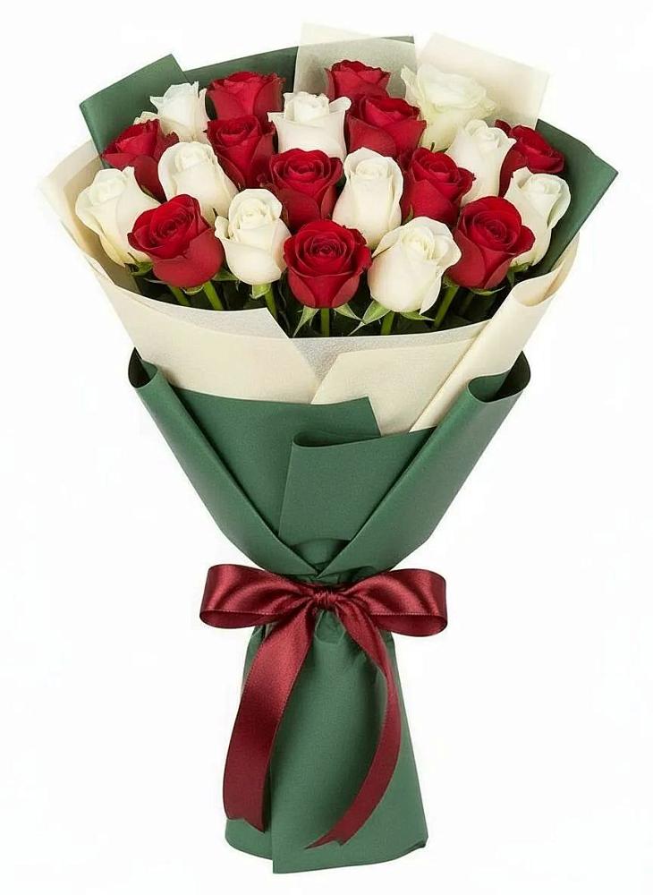Букет Микс из красных и белых роз в Шангале