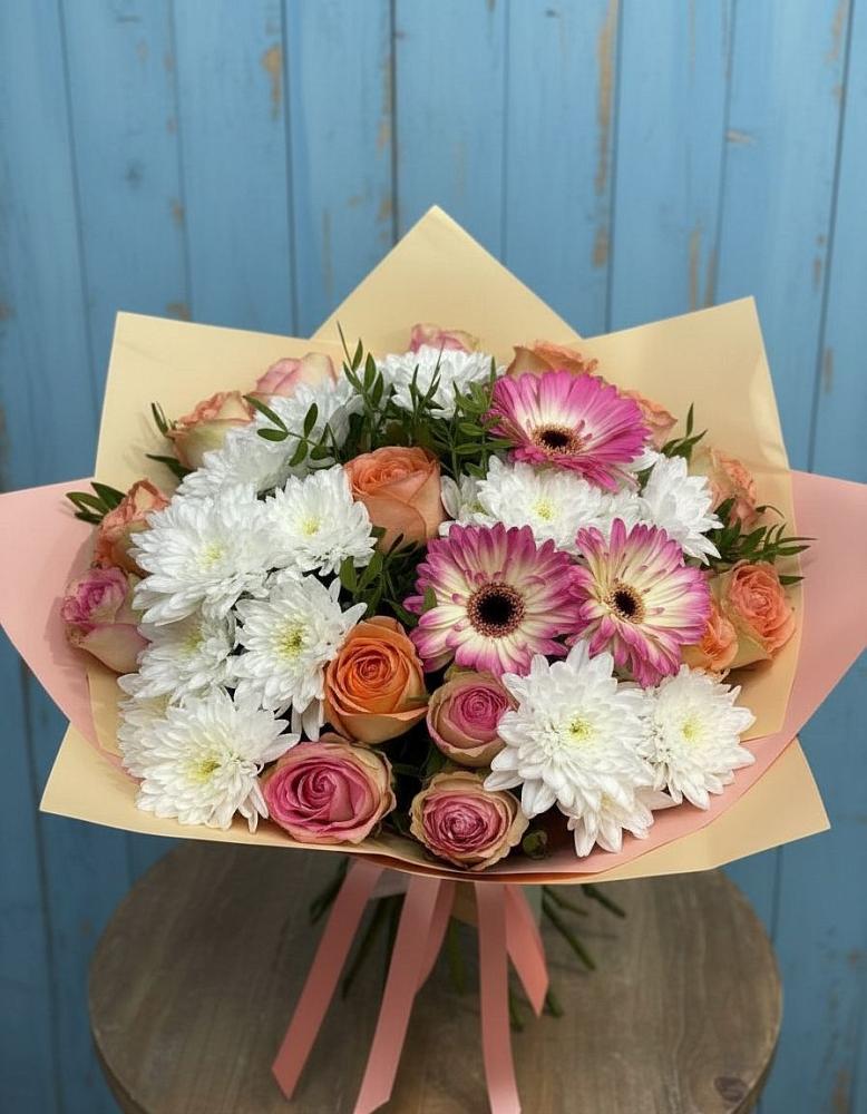 Букет цветов из: Розы, Герберы и Хризантемы в Шангале