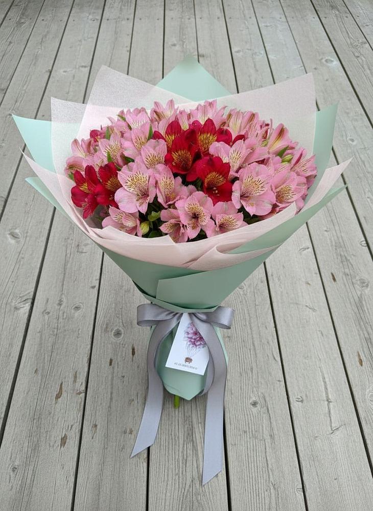 Букет цветов из: Альстромерии в Шангале
