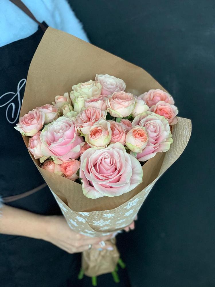 Букет цветов из: Хризантемы и Розы в Шангале