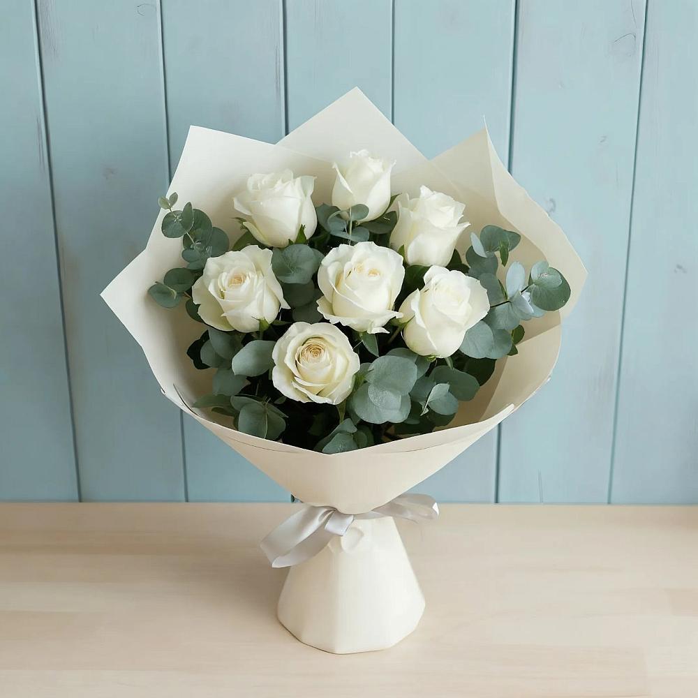 Букет Белые розы в Эвкалипте в Шангале