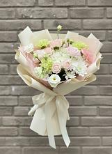 Букет цветов из:  Гвоздики, Розы, Лизиантусы и Хризантемы в Шангале