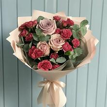 Букет цветов из:  Гвоздики и Розы в Шангале