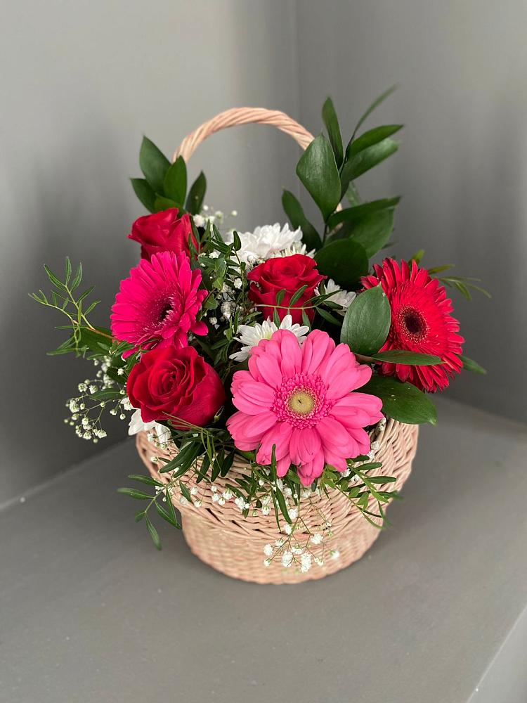Цветочная композиция из Розы, Хризантемы и Герберы в корзине в Шангале
