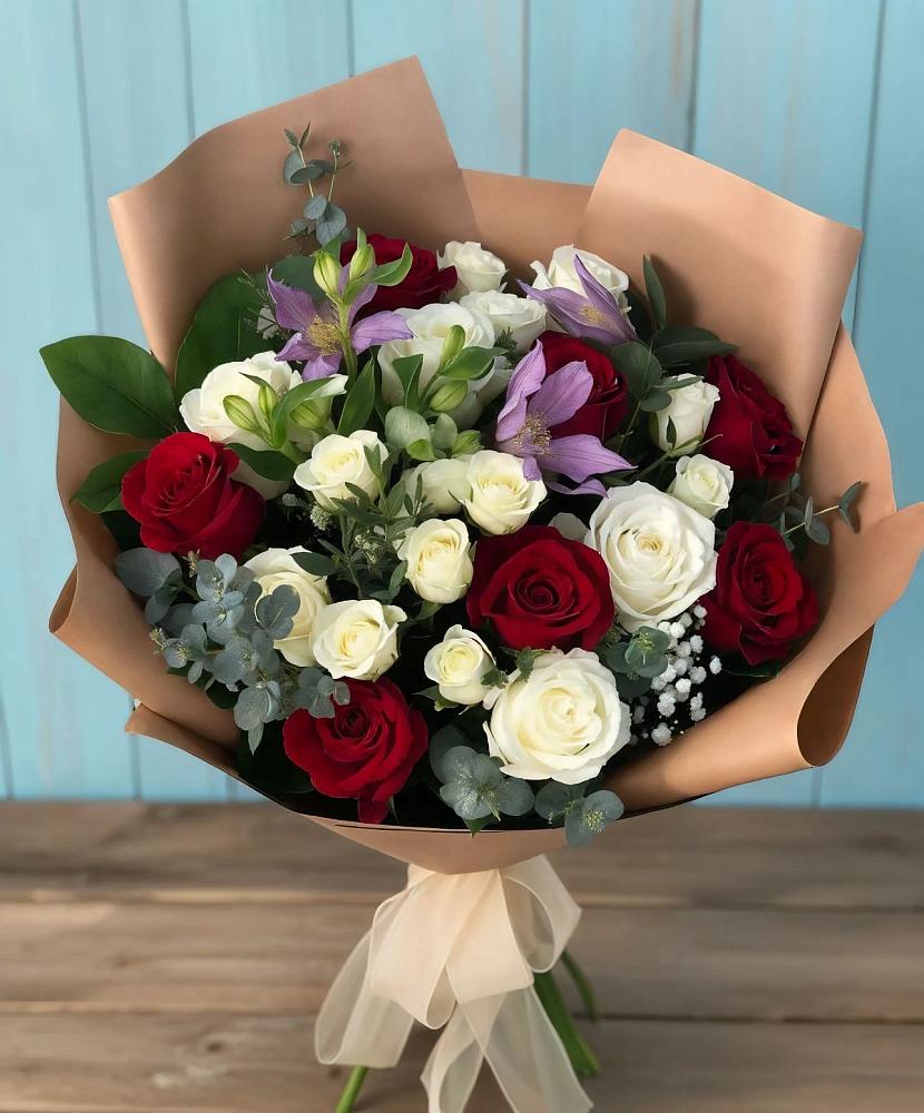 Букет цветов из: Розы и Альстромерии в Шангале