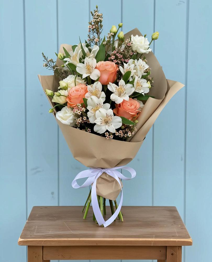 Букет цветов из: Альстромерии, Лизиантусы, Розы и Хризантемы в Шангале