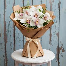 Букет цветов из:  Орхидеи и Розы в Шангале